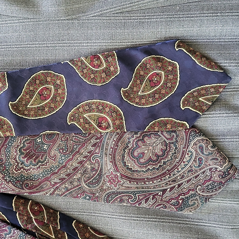 2 Paisley men's ties